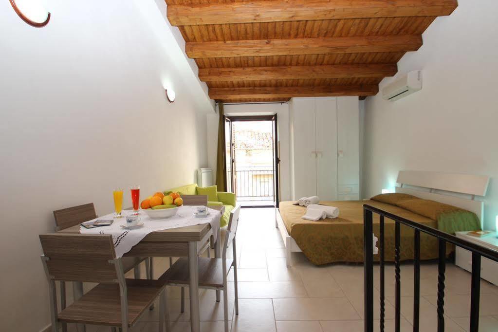Casa Vacanze Zio Pasquale Cefalù Buitenkant foto